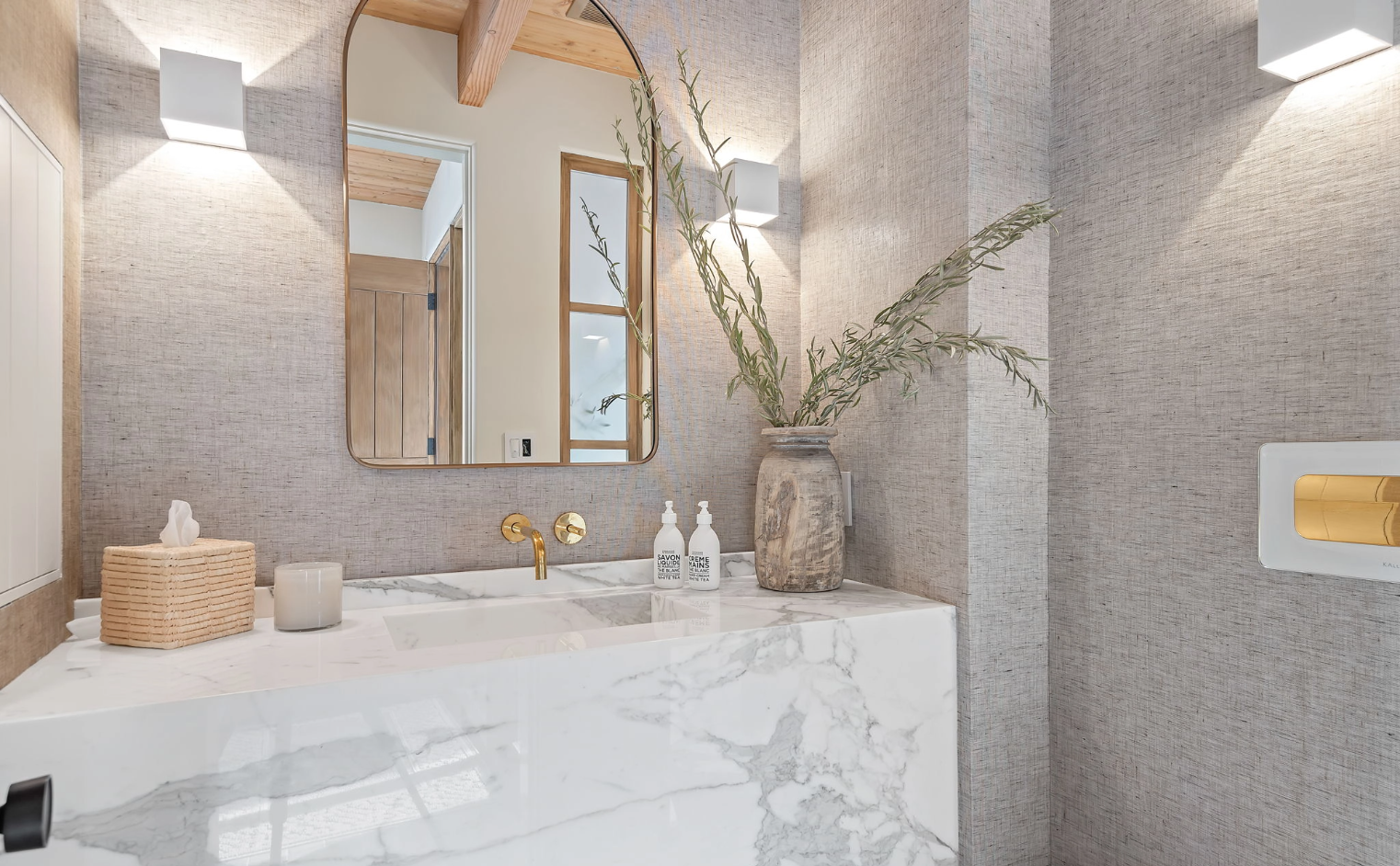 51 Web Or Mls 51 Powder Room