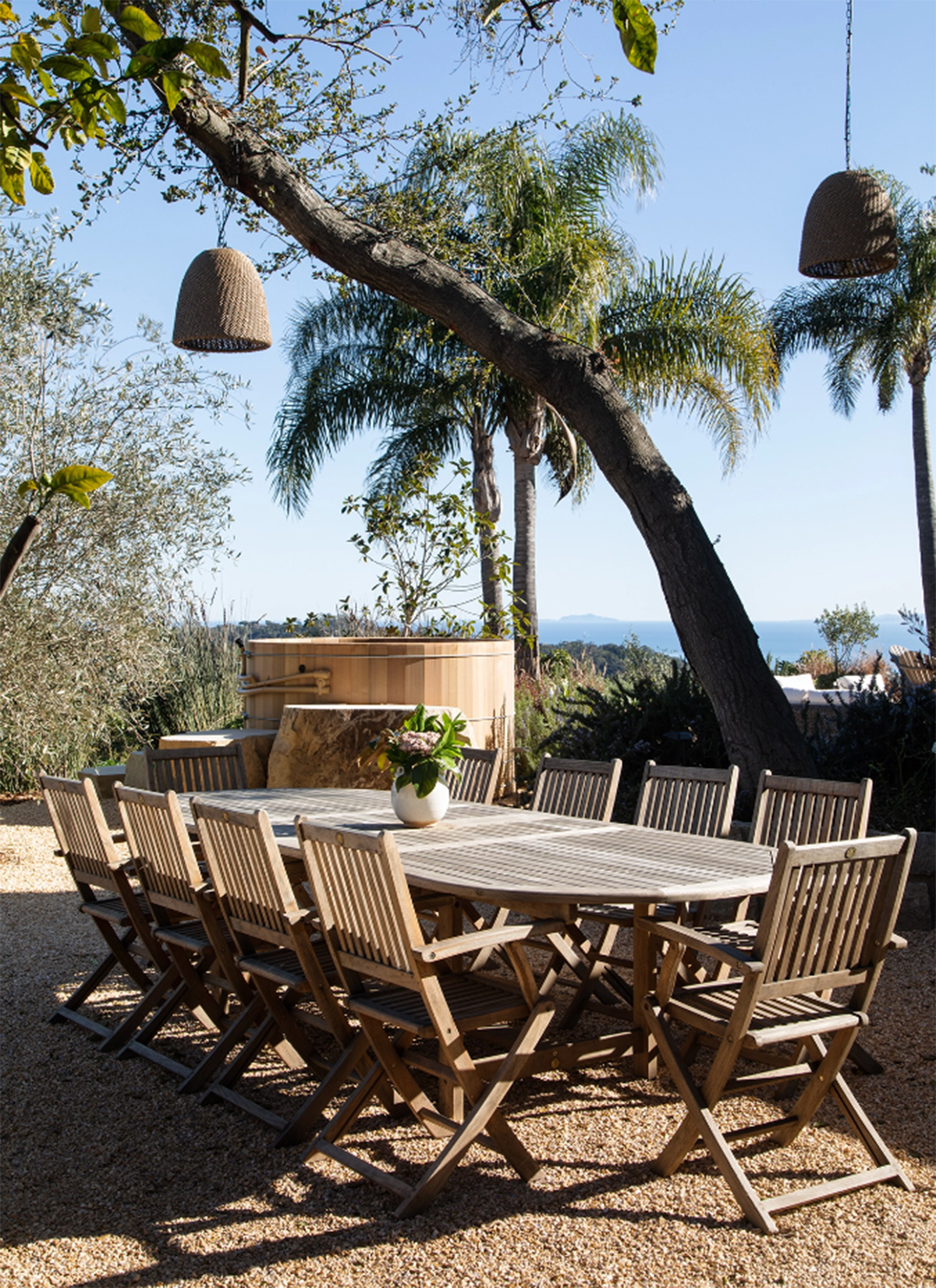 Erinnv Hollyrdeditorial Meghanbobphoto Outdoortable WEB (2)
